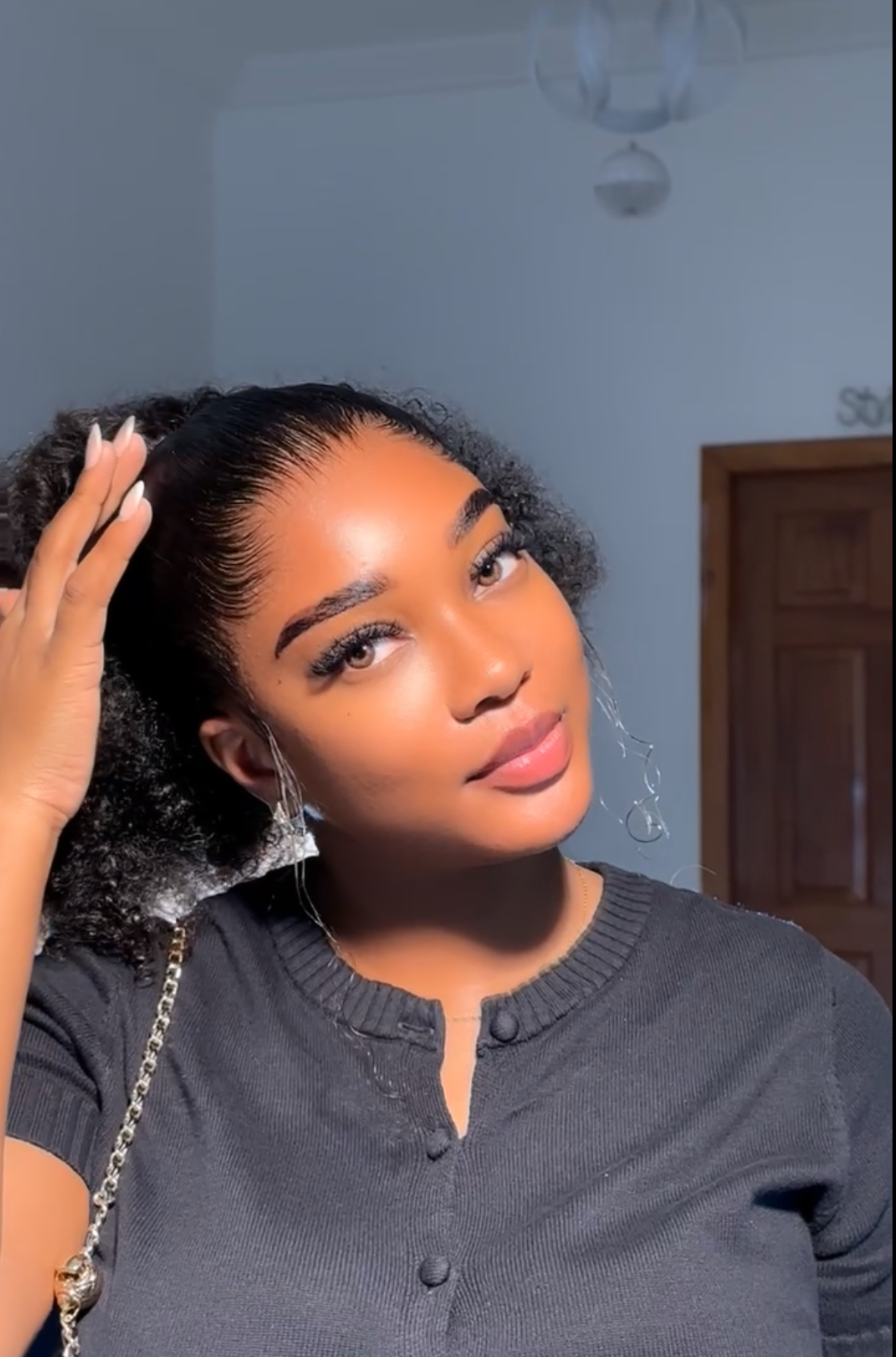 Frontal hairline  - Image 4